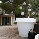 شقة Leucateloc